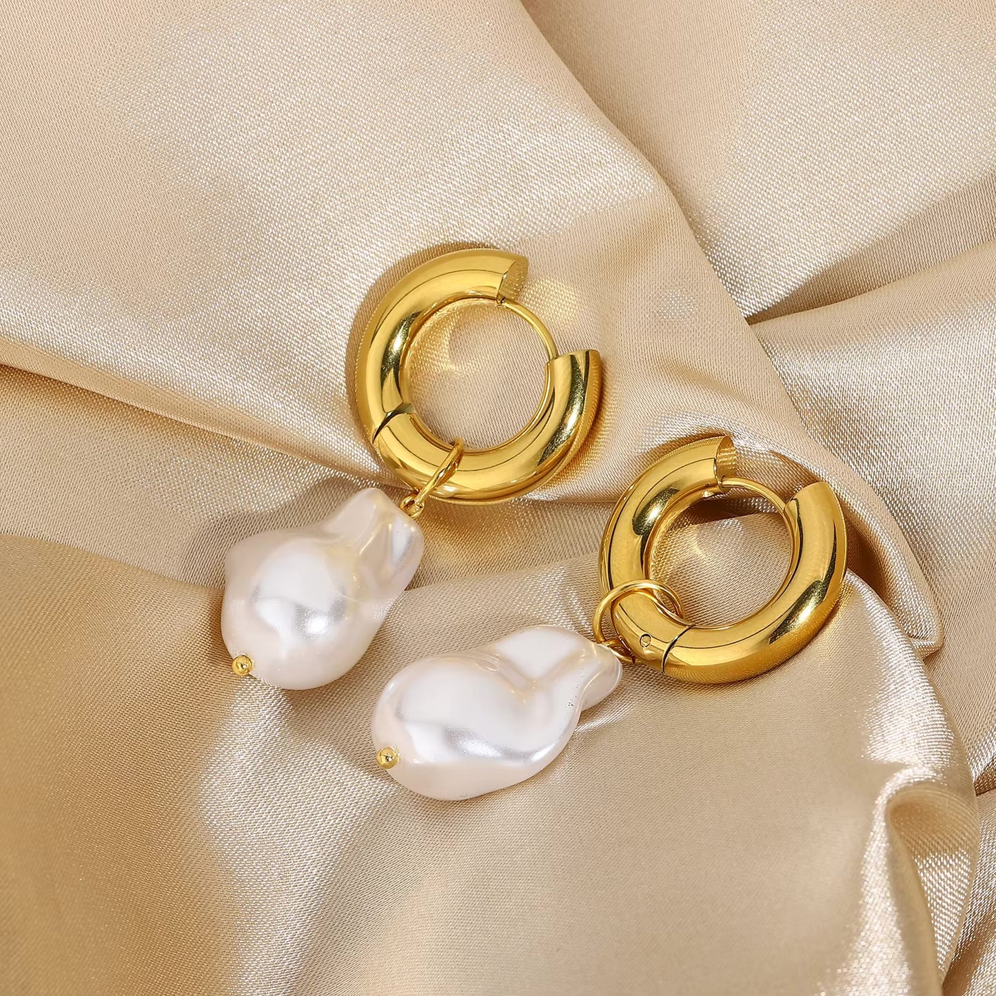 MIA PEARL HOOP EARRINGS