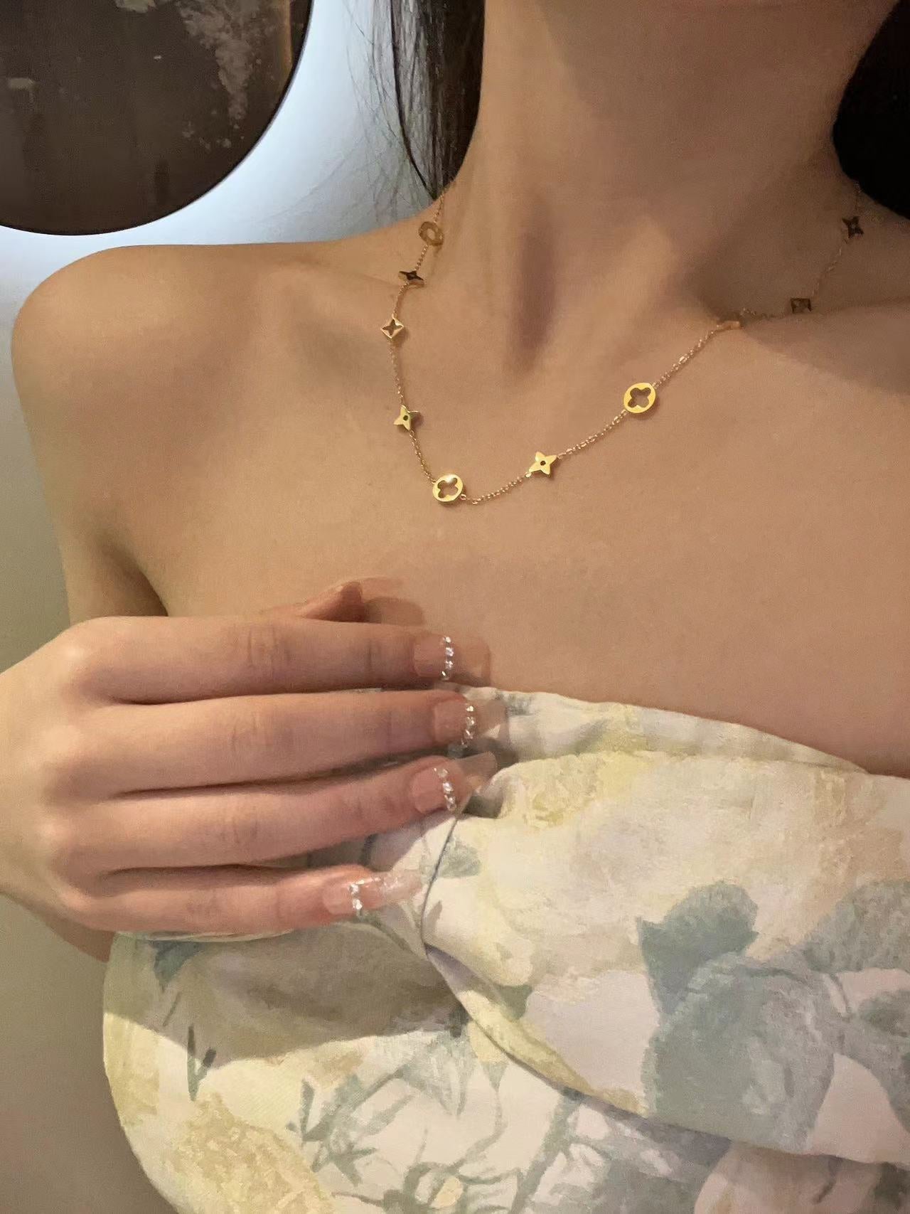 HALLE NECKLACE