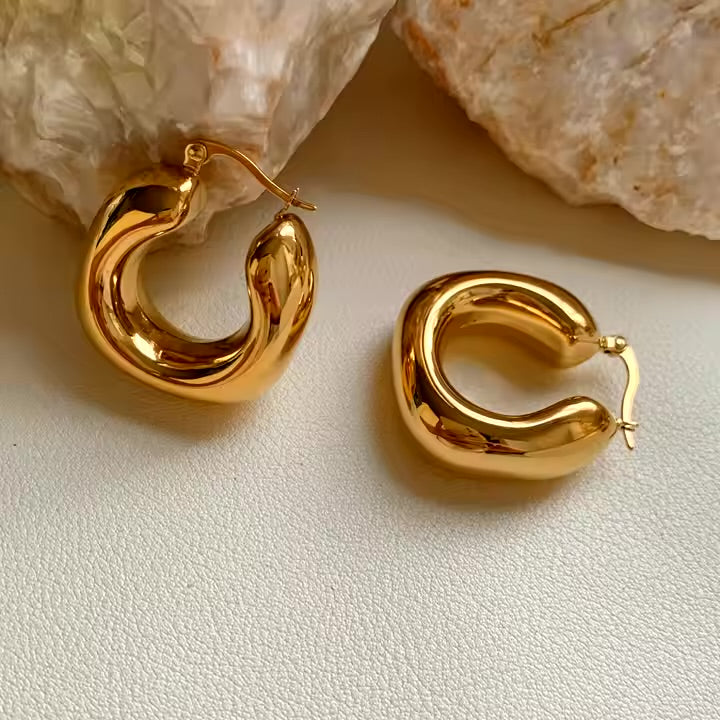 OTILLIA HOOPS